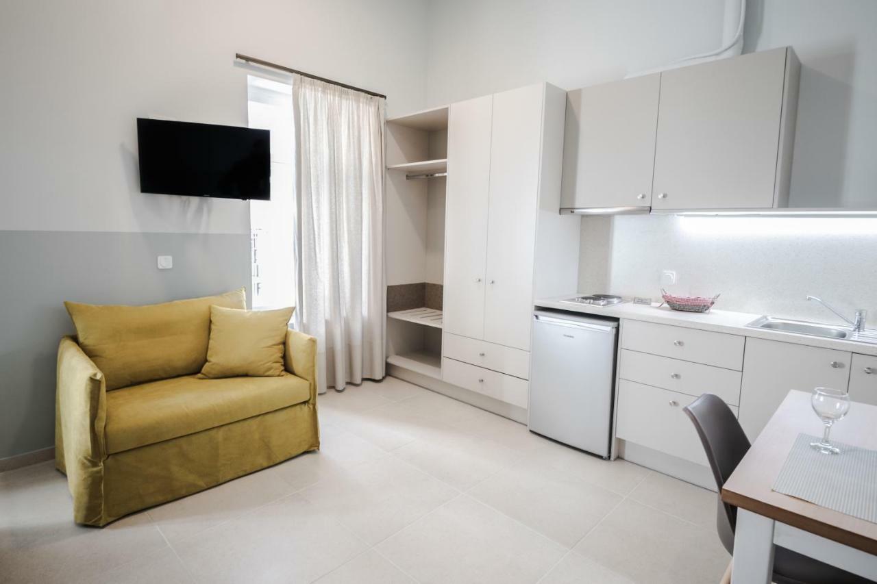 Stylish Studio Apartment - 1 House Kalamata Luaran gambar